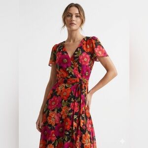 ✨STUNNING✨ Women Floral V-Neck Maxi Dress with Waist Tie - size M